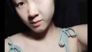 家境贫寒的纯情大奶小村姑在那个看了有点让人心酸的家直播听说这样能赚钱脱贫.