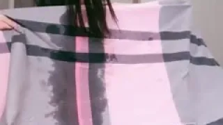 丝袜高跟制服情趣小妹精彩大秀，跟狼友互动撩骚听制服玩弄骚穴，道具抽插浪叫呻吟不止，眼神迷离精彩又刺激