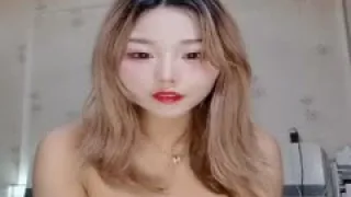 小洛宝黄发性感黑丝袜妹主播..